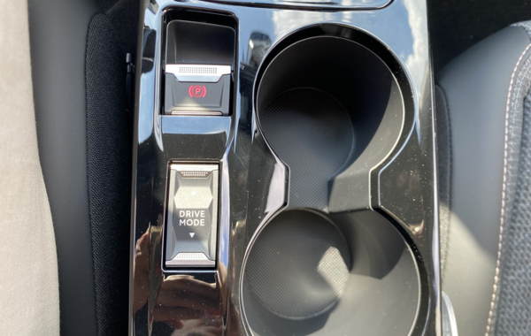 peugeot-2008-1-2-puretech-130ch-s-s-allure-eat8 - 116334686
