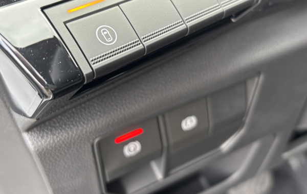renault-austral-1-2-e-tech-full-hybrid-200ch-techno-25 - 151854686