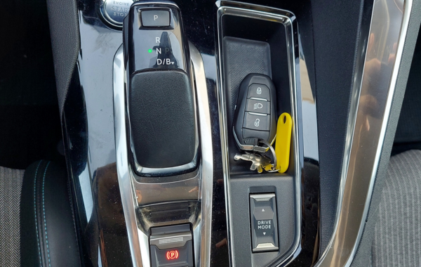 peugeot-3008-hybrid-225ch-allure-pack-e-eat8 - 86444686