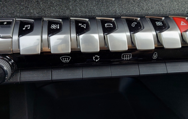 peugeot-3008-hybrid-225ch-allure-pack-e-eat8 - 86454686