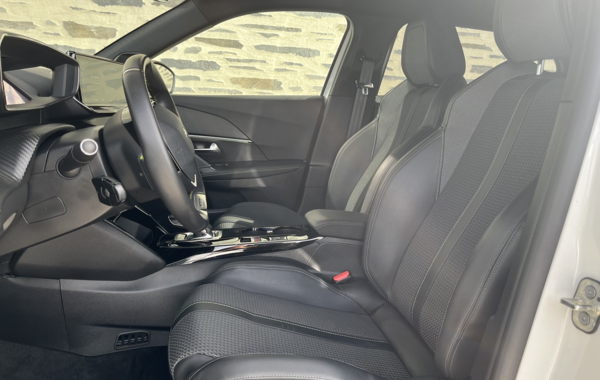 peugeot-2008-e-2008-136ch-gt - 99944686
