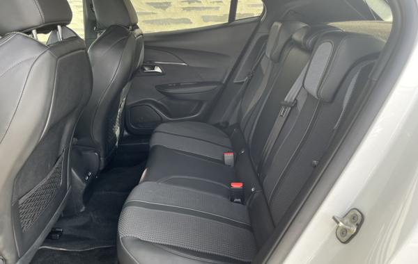 peugeot-2008-e-2008-136ch-gt - 99944686