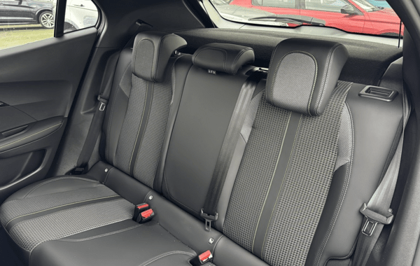 peugeot-2008-1-2-puretech-130ch-s-s-gt-eat8 - 789864713