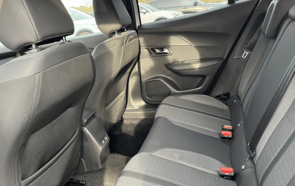 peugeot-2008-1-2-puretech-130ch-s-s-allure-eat8 - 828404713