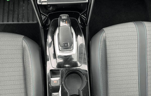 peugeot-2008-1-2-puretech-130ch-s-s-allure-eat8 - 828404713