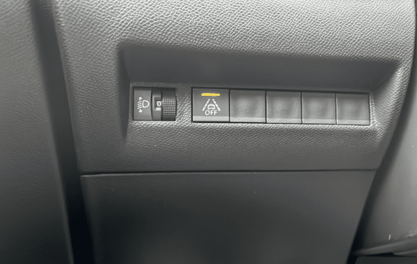 peugeot-2008-1-2-puretech-130ch-s-s-allure-eat8 - 828404713