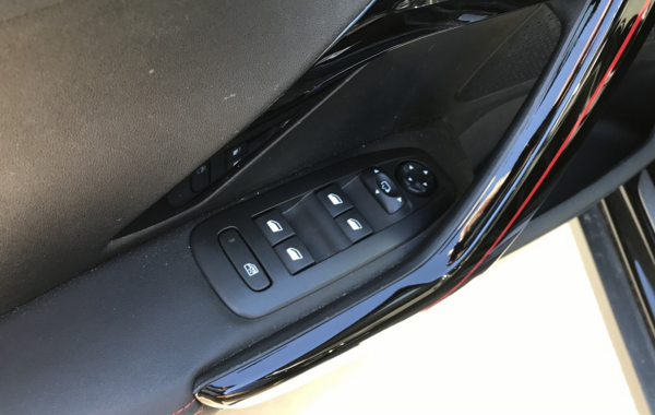peugeot-2008-1-2-puretech-130ch-e6-c-gt-line-s-s - 829194713