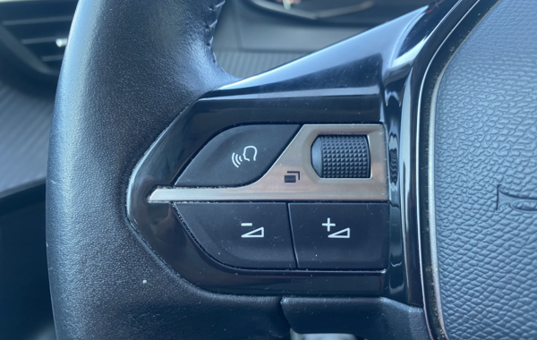 peugeot-2008-1-2-puretech-130ch-s-s-allure - 838664713
