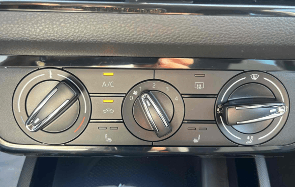 skoda-kamiq-1-0-tsi-evo-2-116ch-selection-dsg7 - 884744713