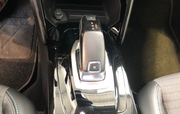 peugeot-2008-1-2-puretech-130ch-s-s-allure-eat8 - 55908575