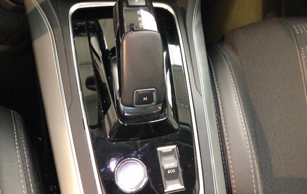 peugeot-308-1-2-puretech-130ch-e6-3-s-s-allure-eat8 - 56668575