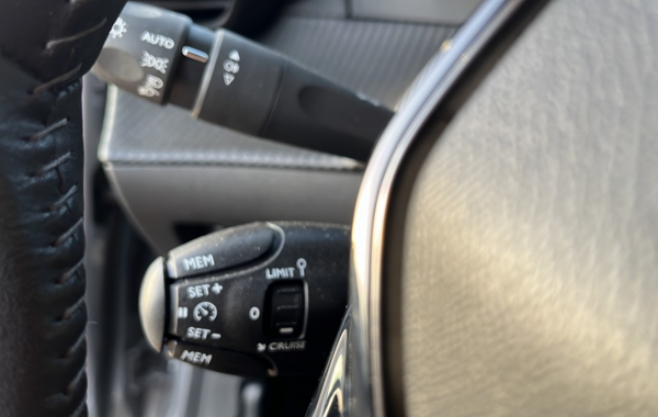 peugeot-208-e-208-136ch-allure - 110054686