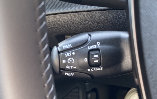 peugeot-2008-1-2-puretech-100ch-s-s-allure - 111694686