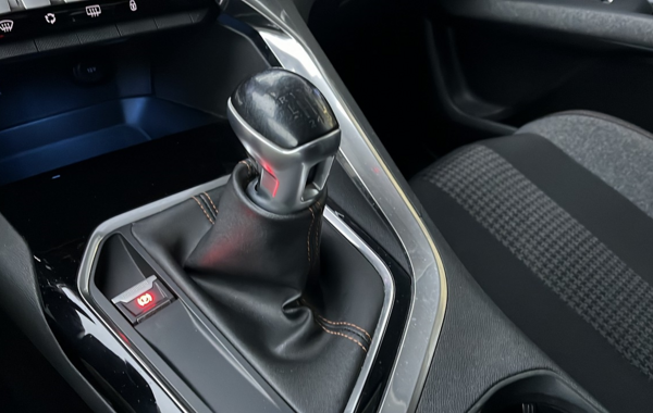 peugeot-3008-1-2-puretech-130ch-active-business-s-s - 112074686