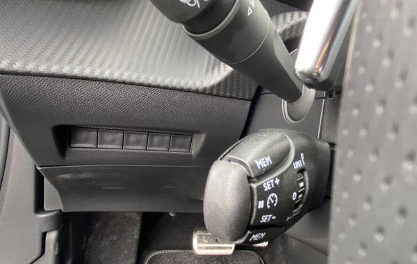 peugeot-2008-1-2-puretech-130ch-s-s-gt-eat8 - 112574686