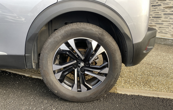 peugeot-2008-1-2-puretech-130ch-s-s-allure-eat8 - 113634686