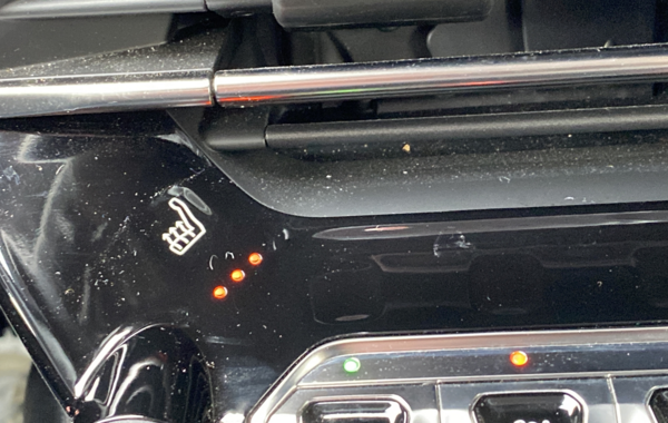 peugeot-2008-1-2-puretech-130ch-s-s-allure-eat8 - 113634686