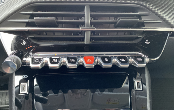 peugeot-2008-1-2-puretech-130ch-s-s-allure-eat8 - 113634686