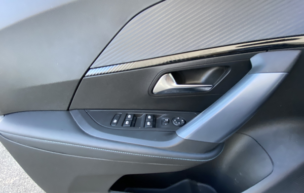 peugeot-2008-1-2-puretech-130ch-s-s-allure-eat8-7cv - 113784686