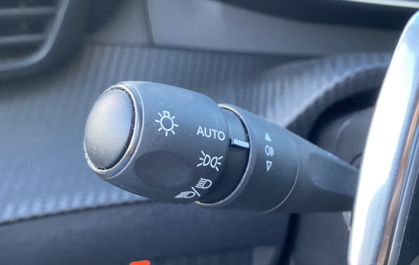 peugeot-2008-1-2-puretech-130ch-s-s-allure-eat8-7cv - 113784686