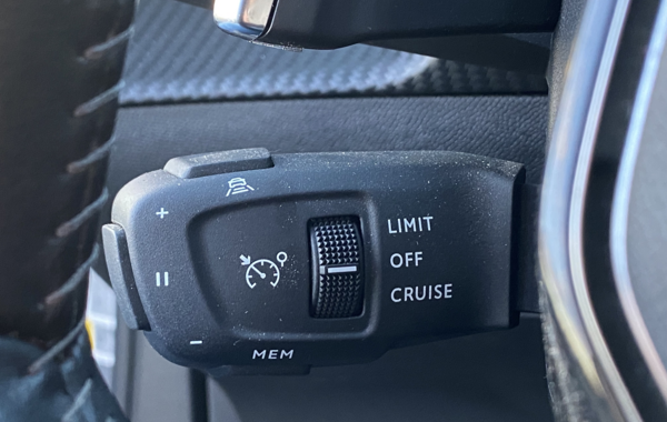 peugeot-2008-1-2-puretech-130ch-s-s-allure-eat8-7cv - 113784686