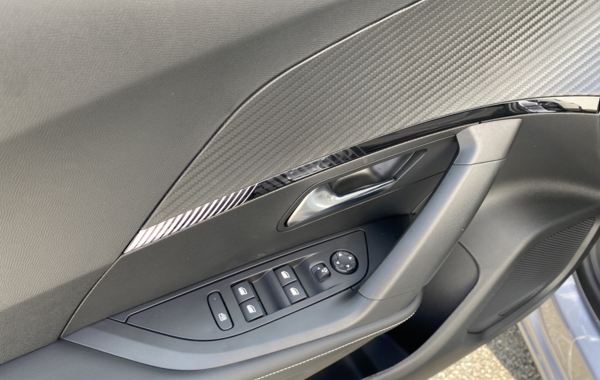 peugeot-2008-1-2-puretech-130ch-s-s-allure-eat8 - 116334686