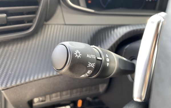 peugeot-2008-1-2-puretech-130ch-s-s-allure-eat8 - 116334686