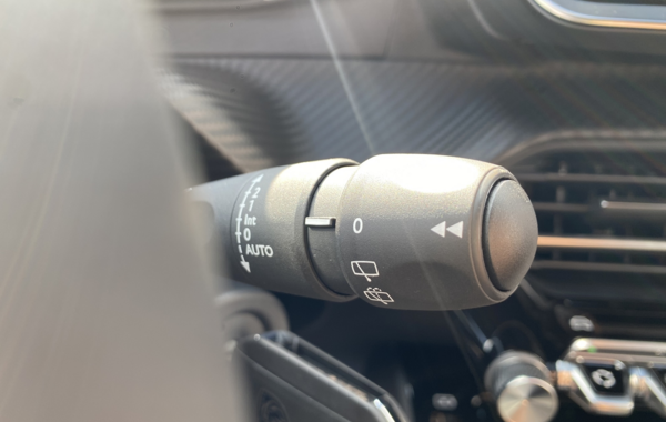 peugeot-2008-1-2-puretech-130ch-s-s-allure-eat8 - 116334686