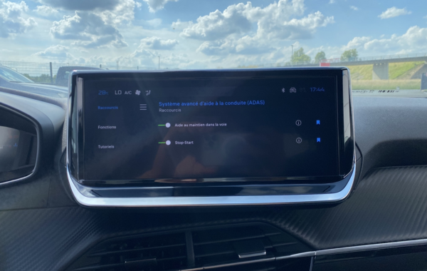 peugeot-2008-1-2-puretech-130ch-s-s-allure-eat8 - 116334686