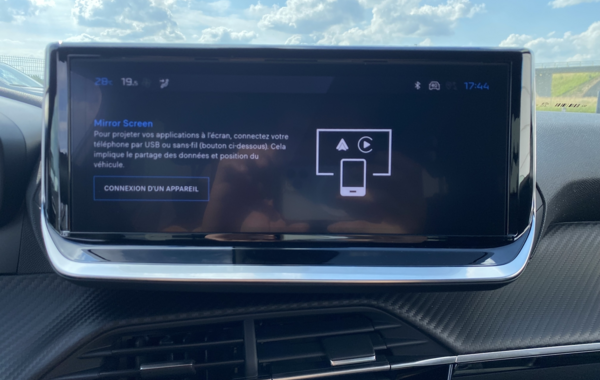 peugeot-2008-1-2-puretech-130ch-s-s-allure-eat8 - 116334686