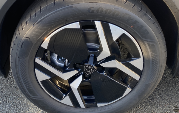 peugeot-2008-1-2-puretech-130ch-s-s-allure-eat8 - 117124686