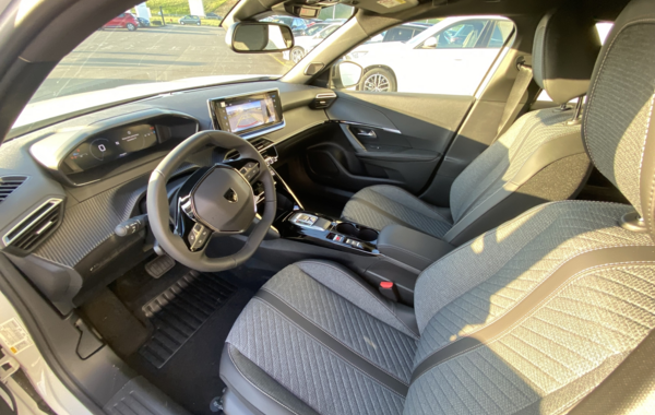 peugeot-2008-1-2-puretech-130ch-s-s-allure-eat8 - 117124686