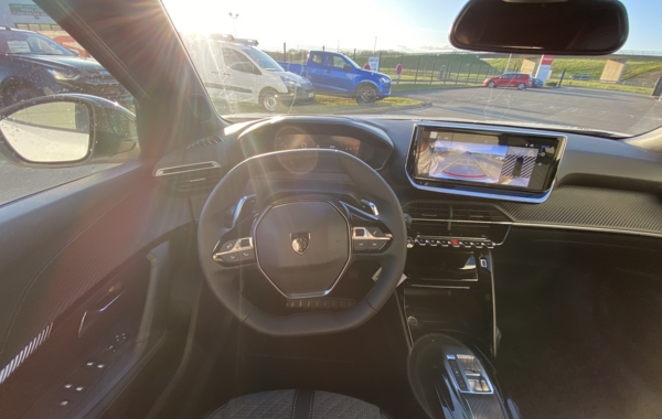 peugeot-2008-1-2-puretech-130ch-s-s-allure-eat8 - 117124686