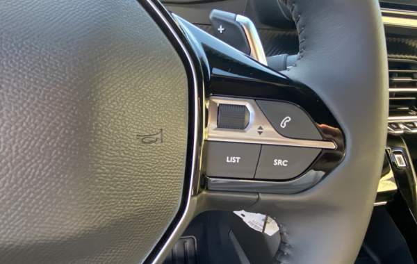 peugeot-2008-1-2-puretech-130ch-s-s-allure-eat8 - 117124686