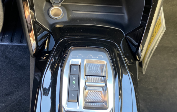 peugeot-2008-1-2-puretech-130ch-s-s-allure-eat8 - 117124686