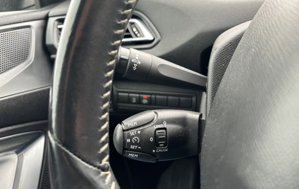 peugeot-308-1-2-puretech-110ch-s-s-allure-basse-consommation - 119424686