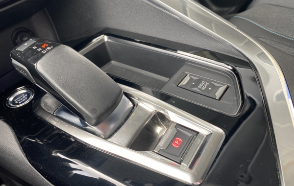 peugeot-3008-hybrid-225ch-allure-e-eat8 - 120604686