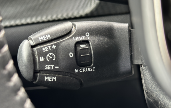 peugeot-208-1-2-puretech-100ch-s-s-style-118g - 122834686