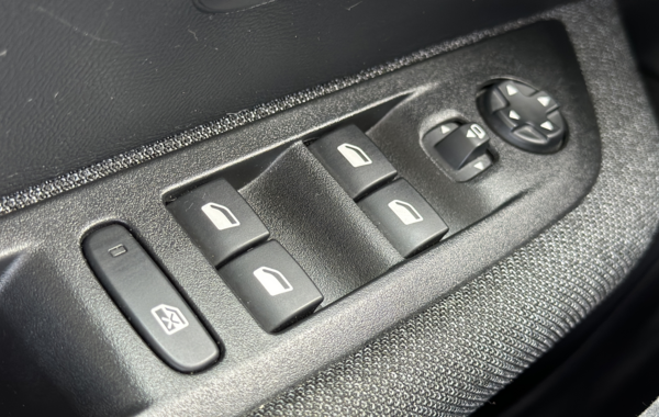 peugeot-208-1-2-puretech-100ch-s-s-style-118g - 122834686