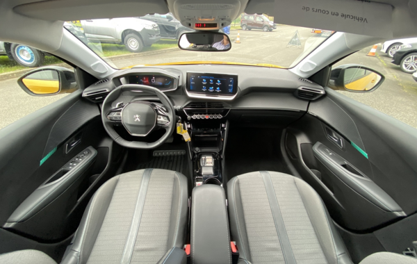 peugeot-208-1-2-puretech-100ch-s-s-allure-pack-eat8 - 123844686