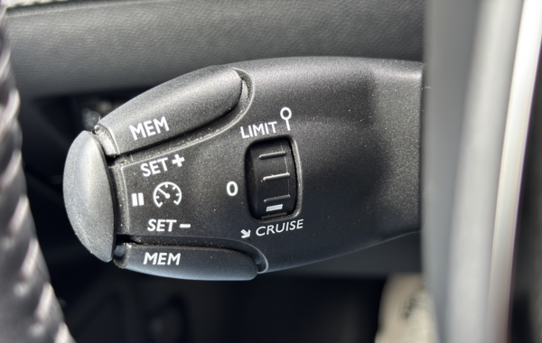 peugeot-2008-1-2-puretech-100ch-s-s-allure - 129804686