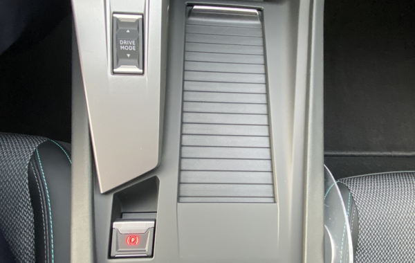 peugeot-308-1-5-bluehdi-130ch-s-s-allure-eat8 - 133064686