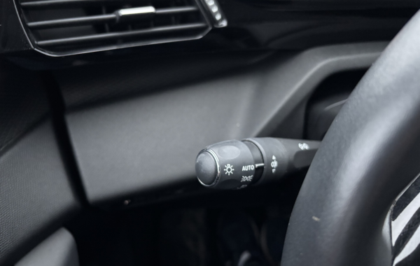 peugeot-308-1-2-puretech-130ch-s-s-allure-eat8 - 133584686