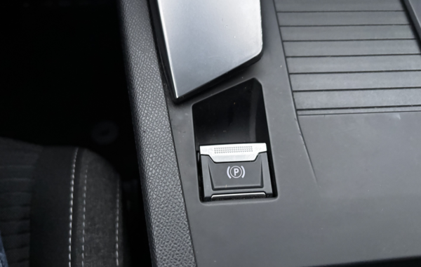 peugeot-308-1-2-puretech-130ch-s-s-allure-eat8 - 133584686