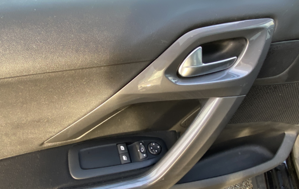 peugeot-2008-1-5-bluehdi-100ch-e6-c-style-s-s-bvm5 - 134324686