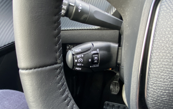 peugeot-208-1-2-puretech-100ch-s-s-allure - 134434686