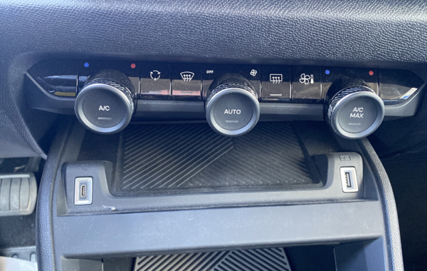 citroen-c4-bluehdi-130ch-s-s-feel-pack-eat8 - 135944686