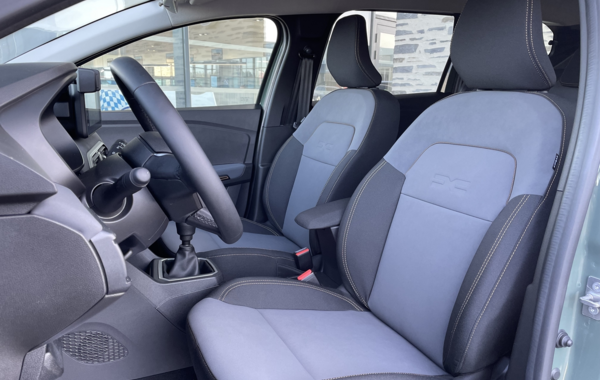 dacia-jogger-1-0-tce-110ch-extreme-7-places-24 - 137454686