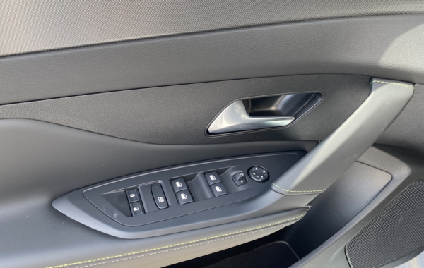 peugeot-308-1-5-bluehdi-130ch-s-s-gt-eat8 - 137914686