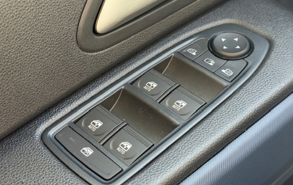 dacia-duster-1-6-hybrid-140ch-journey-4x2 - 147014686